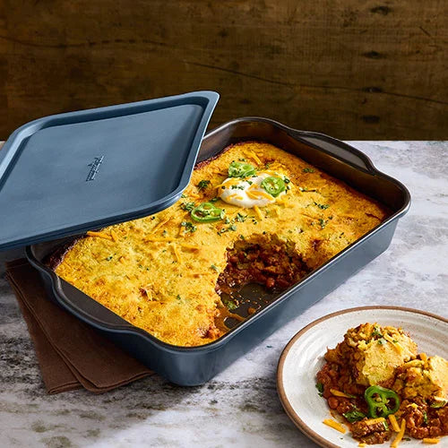 9" x 13" (23-cm x 33-cm) Brilliance Nonstick Baking Pan With Lid